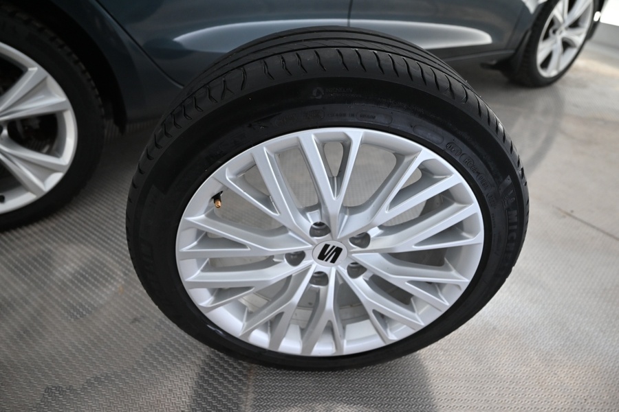 SEAT Leon Sportstourer vaihtoauto