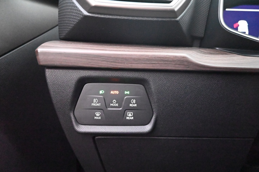 SEAT Leon Sportstourer vaihtoauto