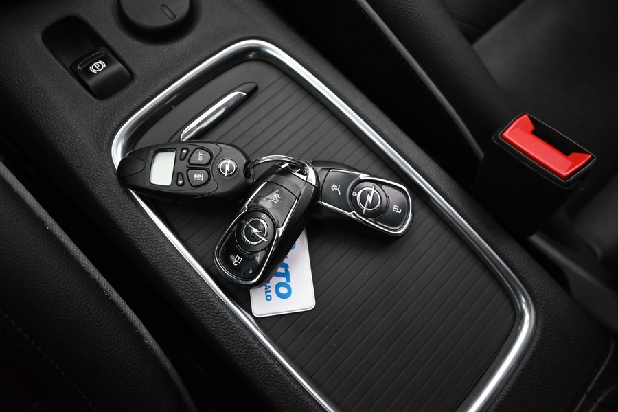 Opel Astra vaihtoauto