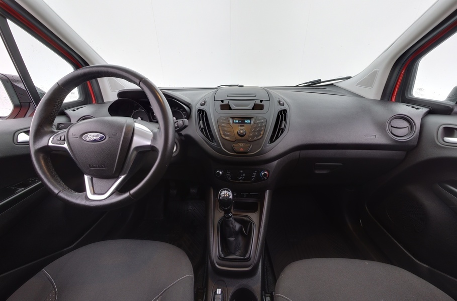 Ford Transit Courier vaihtoauto