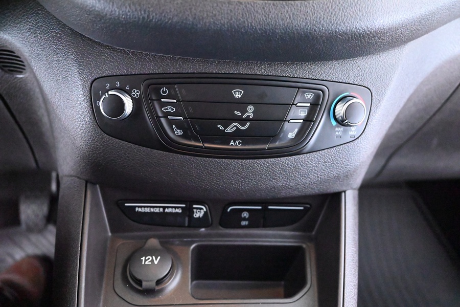 Ford Transit Courier vaihtoauto