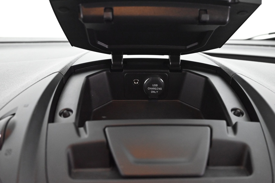 Ford Transit Courier vaihtoauto