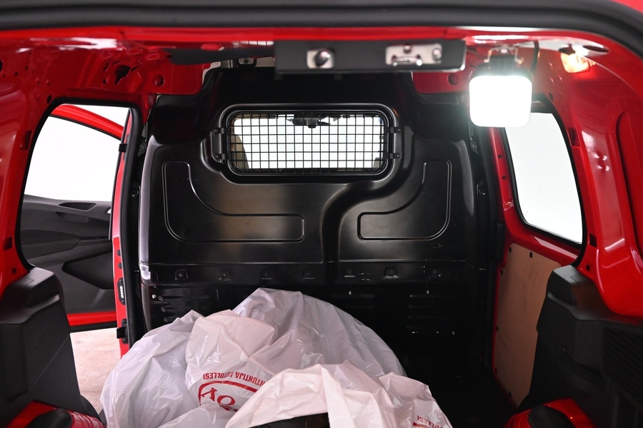 Ford Transit Courier vaihtoauto