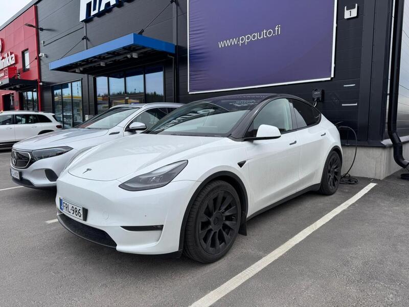 Tesla Model Y vaihtoauto
