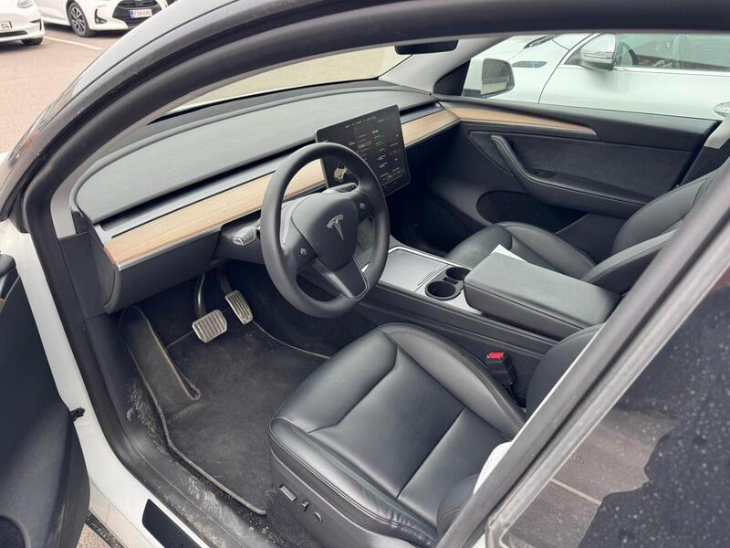 Tesla Model Y vaihtoauto