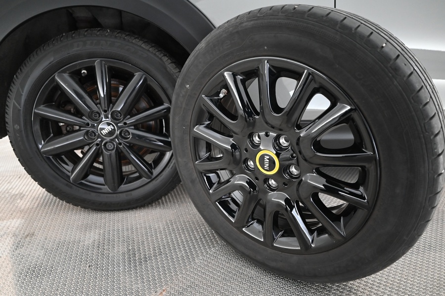 Mini Hatchback vaihtoauto