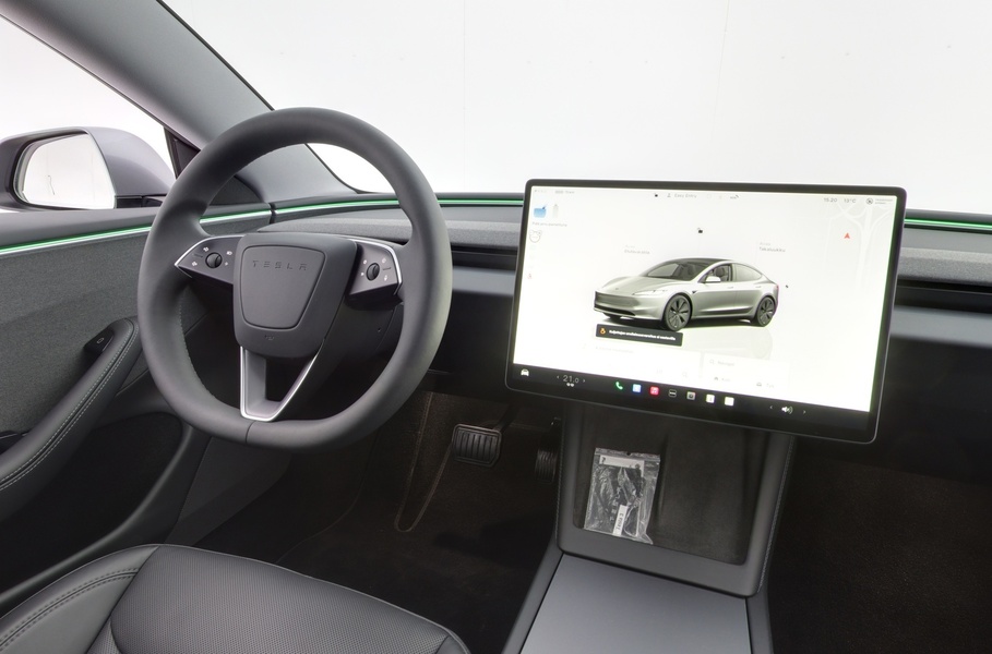 Tesla Model 3 vaihtoauto