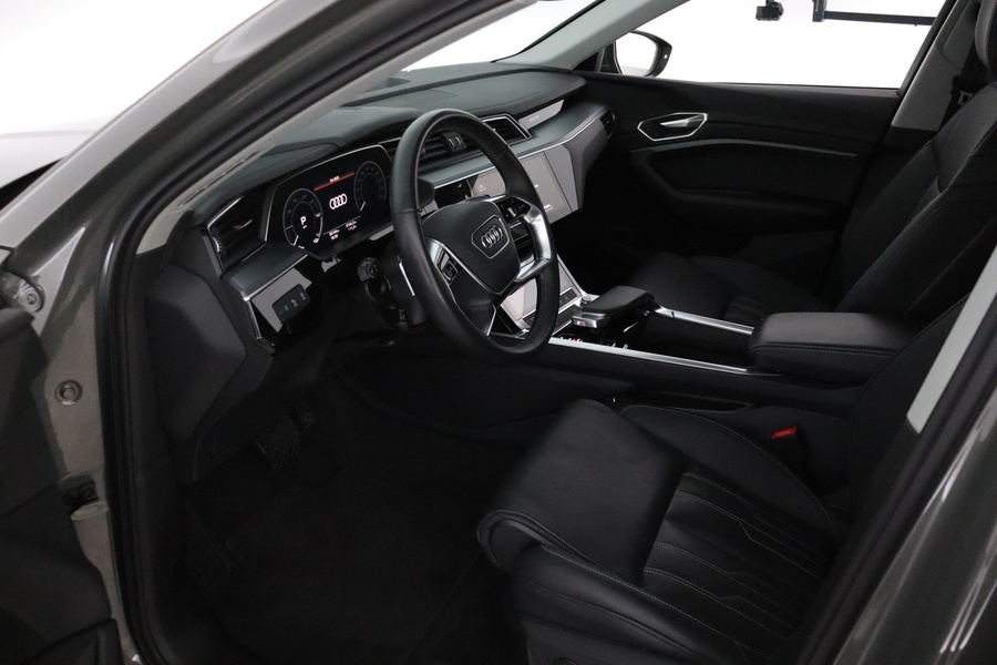 Audi Q8 e-tron vaihtoauto