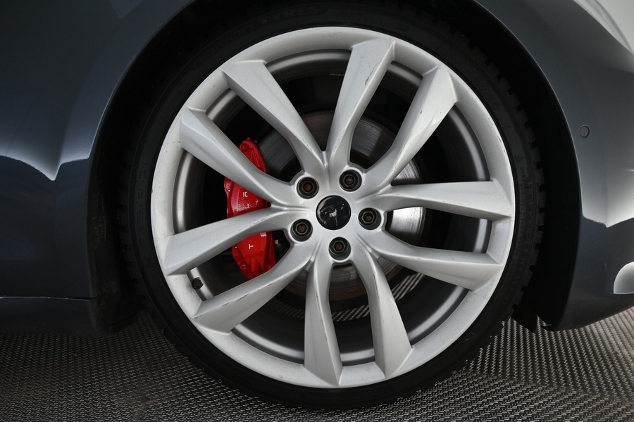 Tesla Model S vaihtoauto