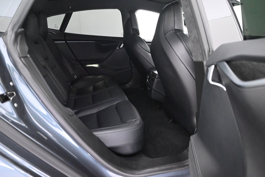 Tesla Model S vaihtoauto