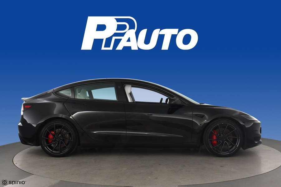 Tesla Model 3 vaihtoauto