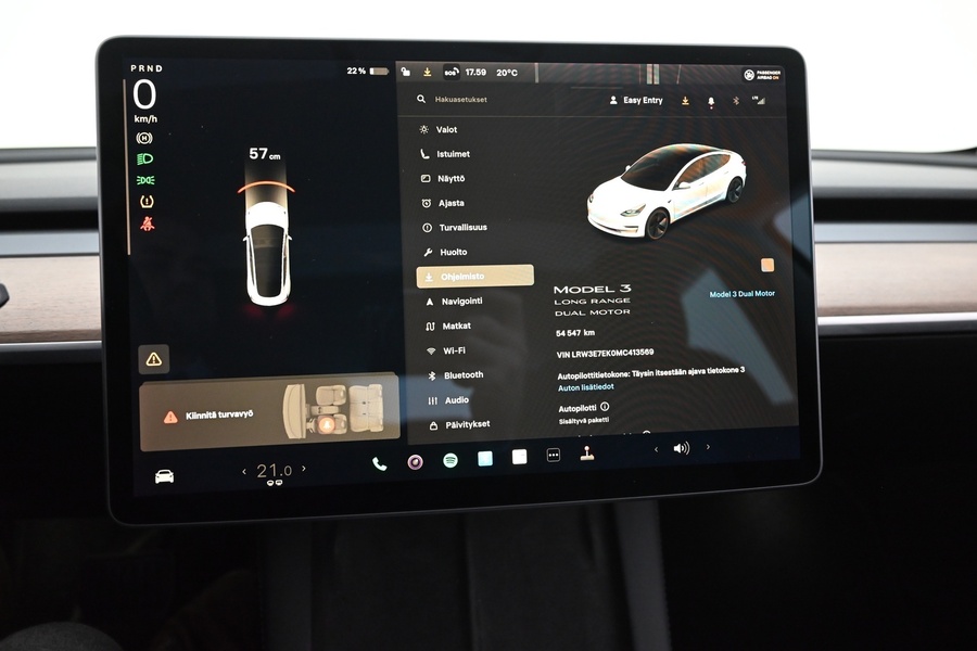 Tesla Model 3 vaihtoauto