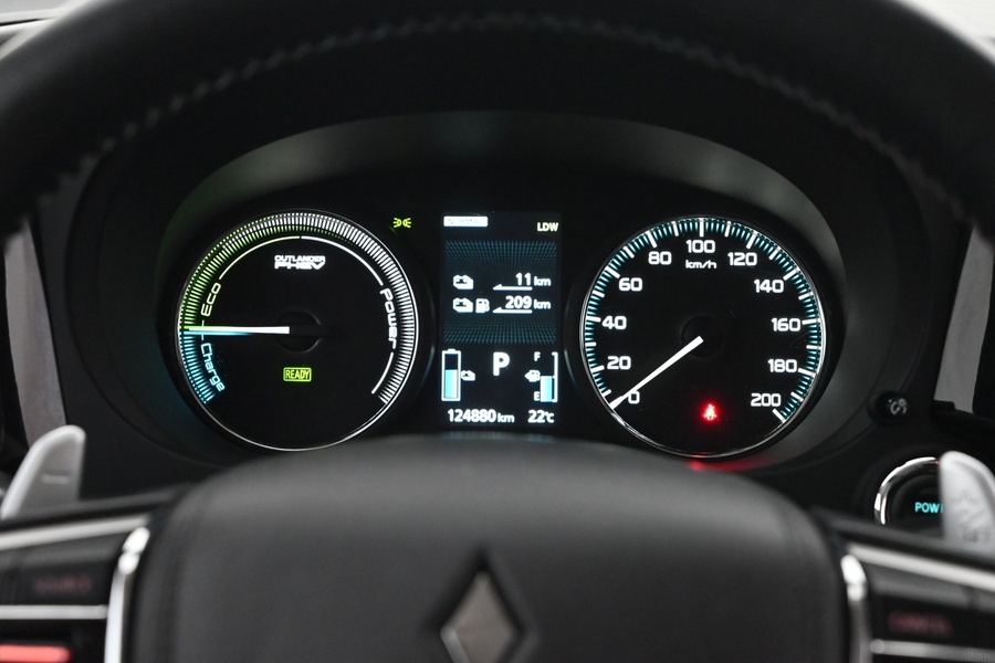 Mitsubishi Outlander PHEV vaihtoauto