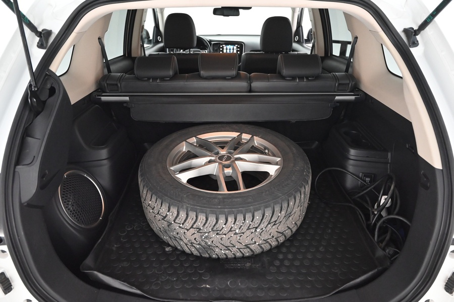 Mitsubishi Outlander PHEV vaihtoauto