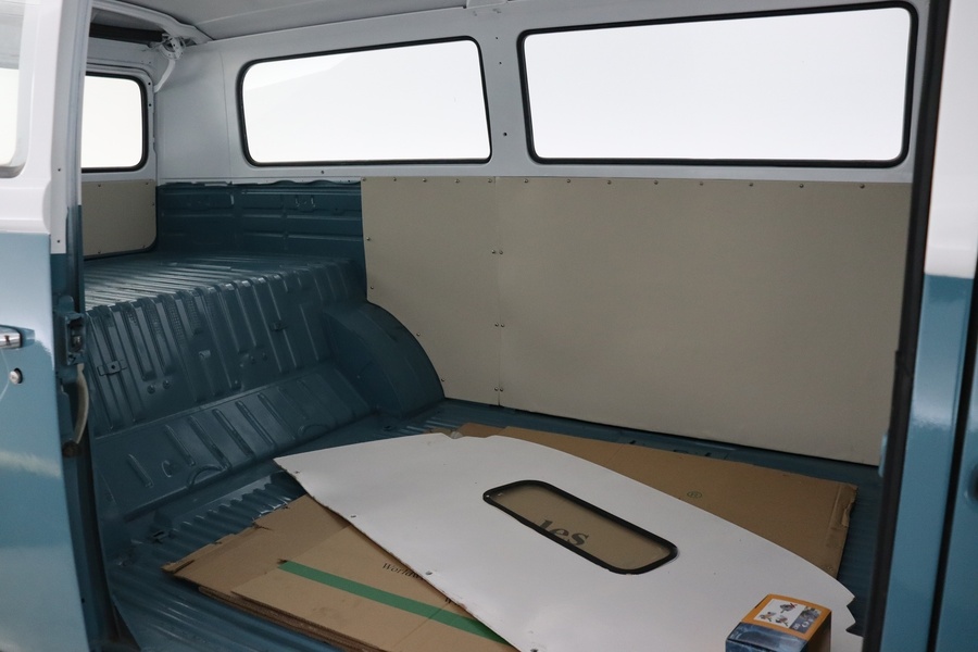 Volkswagen Kleinbus vaihtoauto