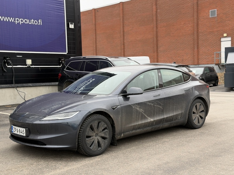 Tesla Model 3 vaihtoauto