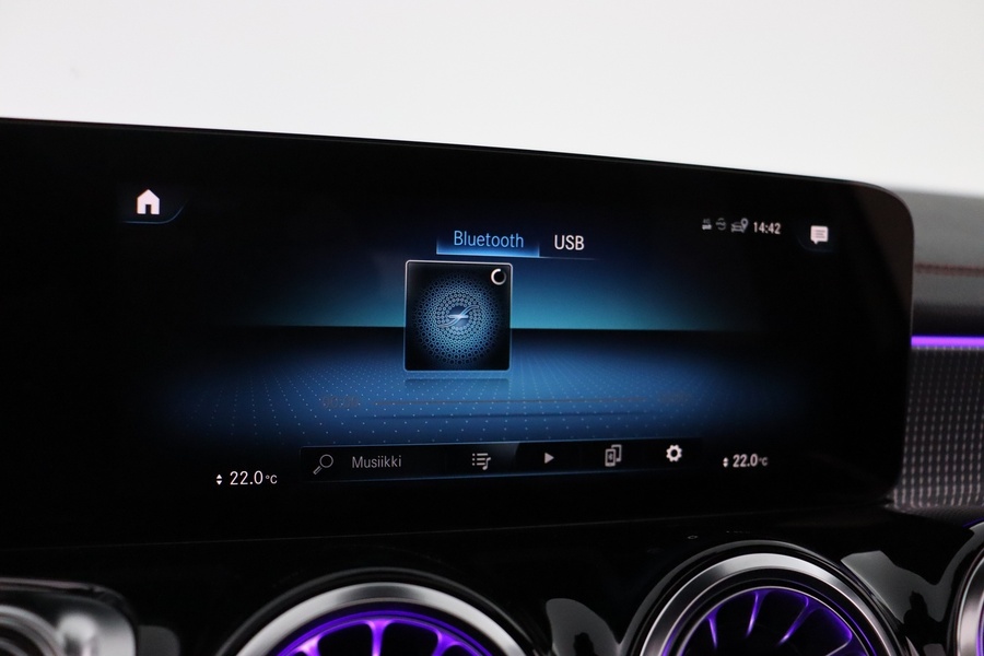 Mercedes-Benz EQB vaihtoauto