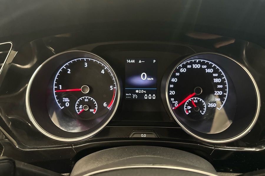 Volkswagen Touran vaihtoauto