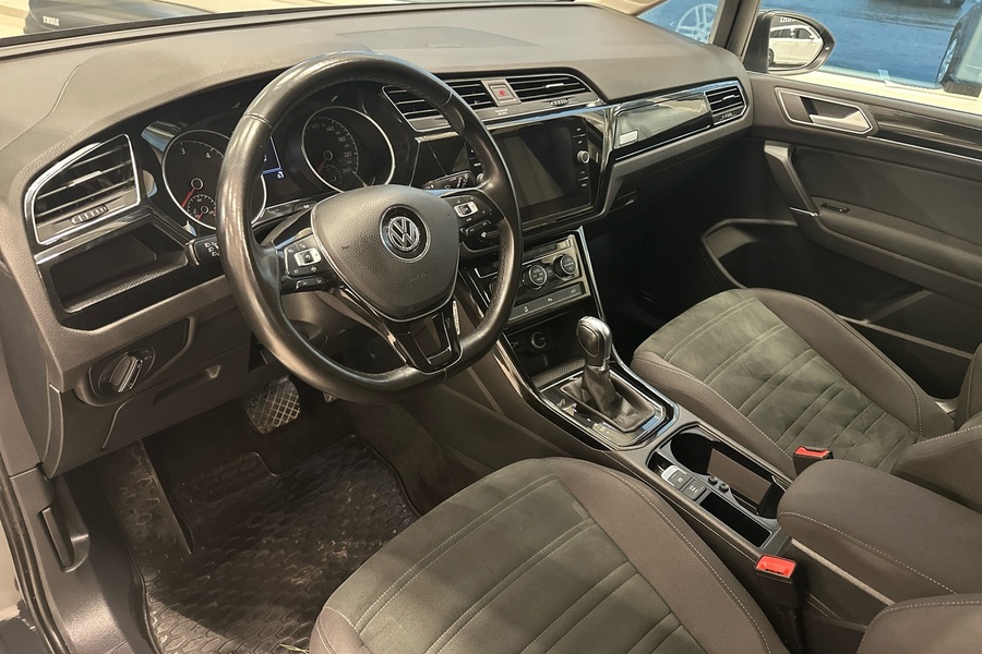 Volkswagen Touran vaihtoauto