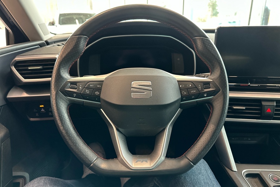 SEAT Leon Sportstourer vaihtoauto
