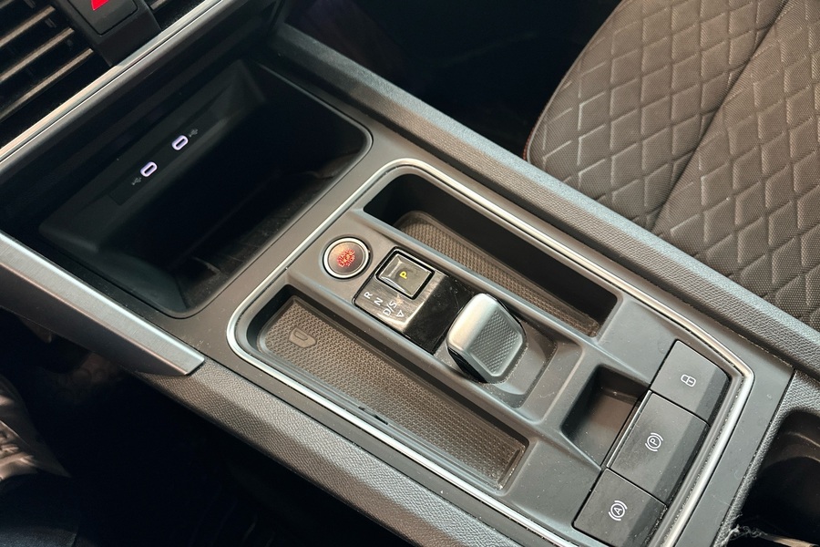 SEAT Leon Sportstourer vaihtoauto