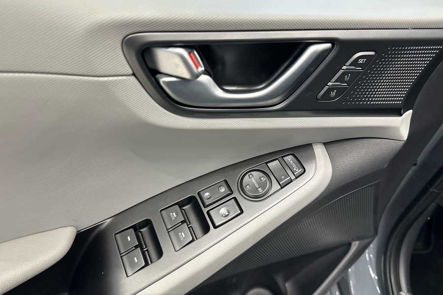 Hyundai IONIQ plug-in vaihtoauto