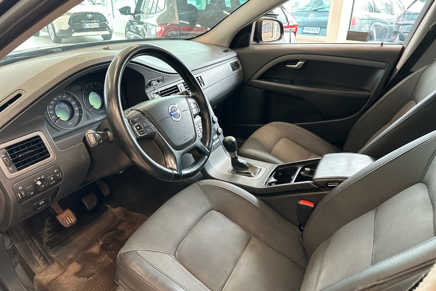 Volvo V70 vaihtoauto