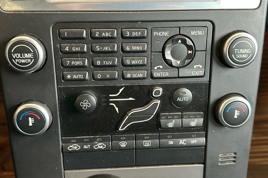 Volvo V70 vaihtoauto