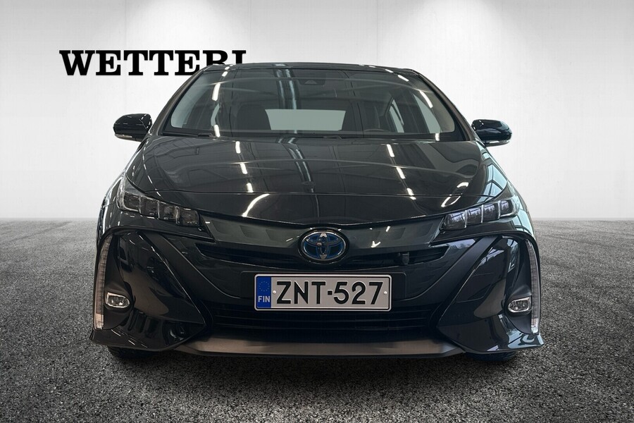 Toyota Prius Plug-in vaihtoauto