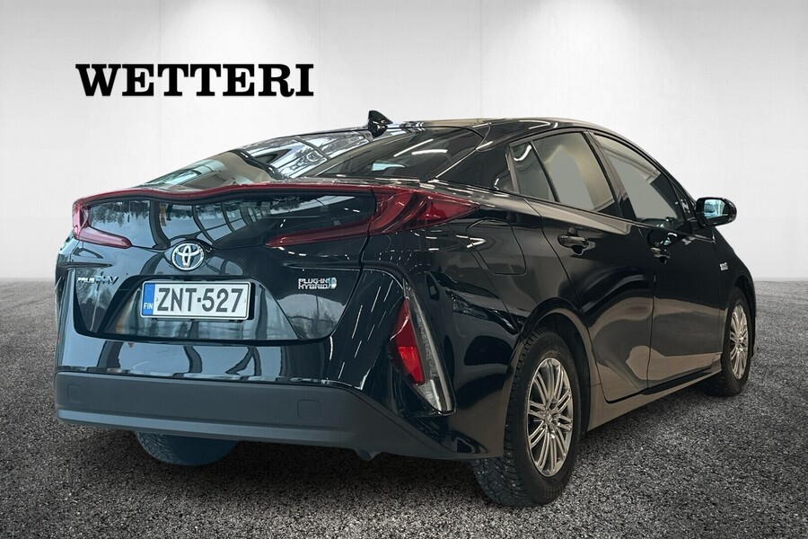 Toyota Prius Plug-in vaihtoauto