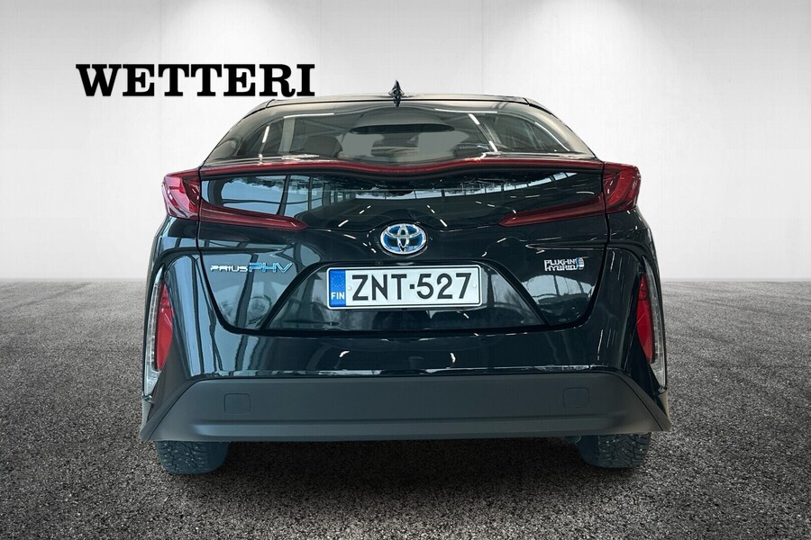 Toyota Prius Plug-in vaihtoauto