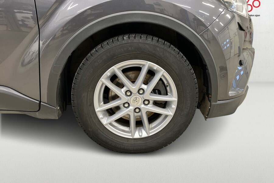 Toyota C-HR vaihtoauto