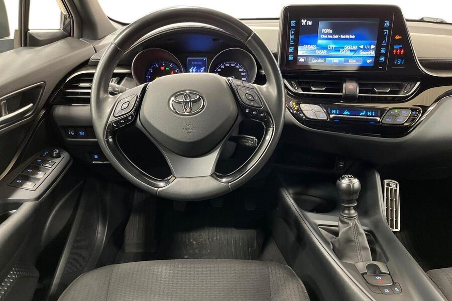 Toyota C-HR vaihtoauto