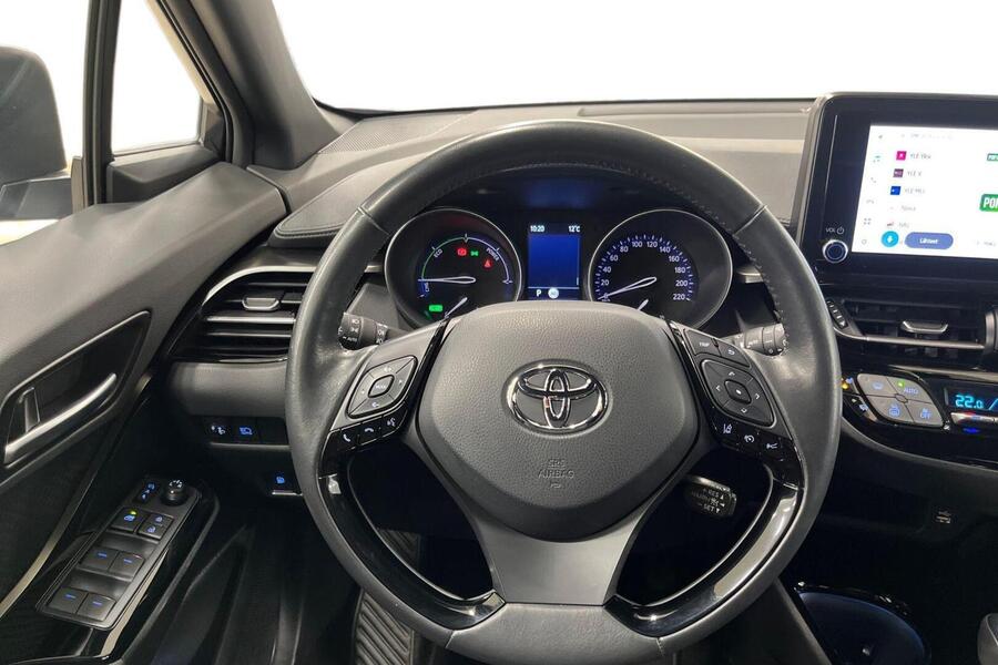 Toyota C-HR vaihtoauto