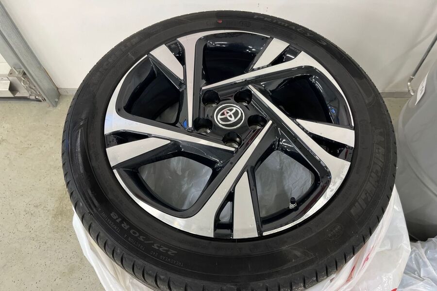 Toyota C-HR vaihtoauto