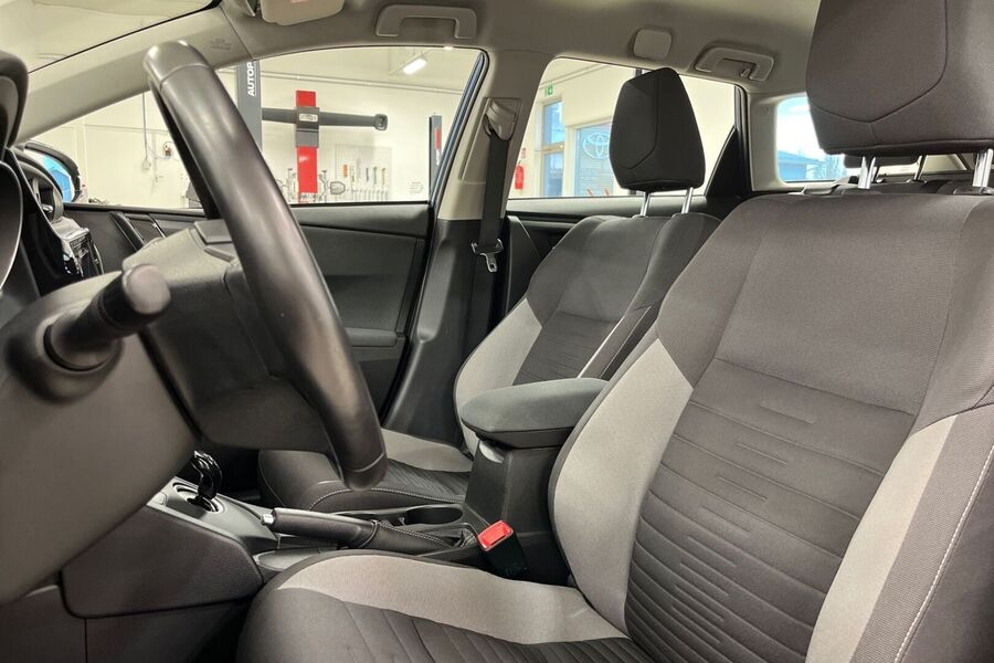 Toyota Auris vaihtoauto