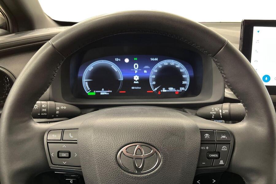 Toyota C-HR vaihtoauto