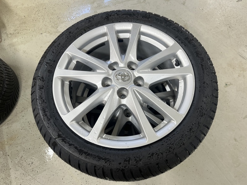 Toyota Avensis vaihtoauto