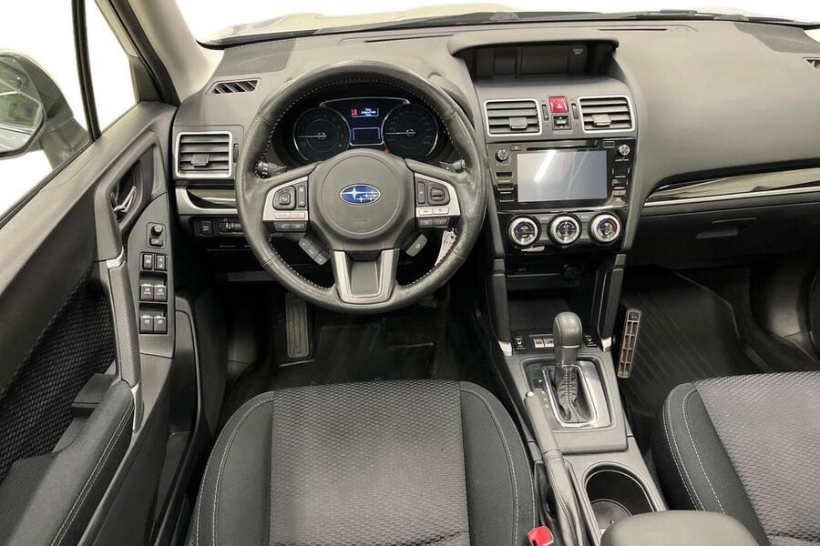 Subaru Forester vaihtoauto