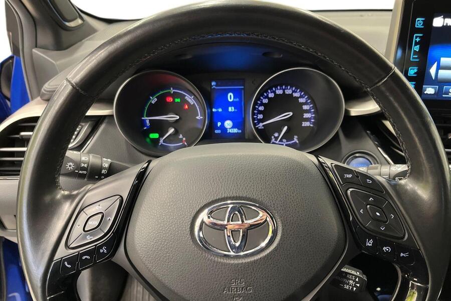 Toyota C-HR vaihtoauto