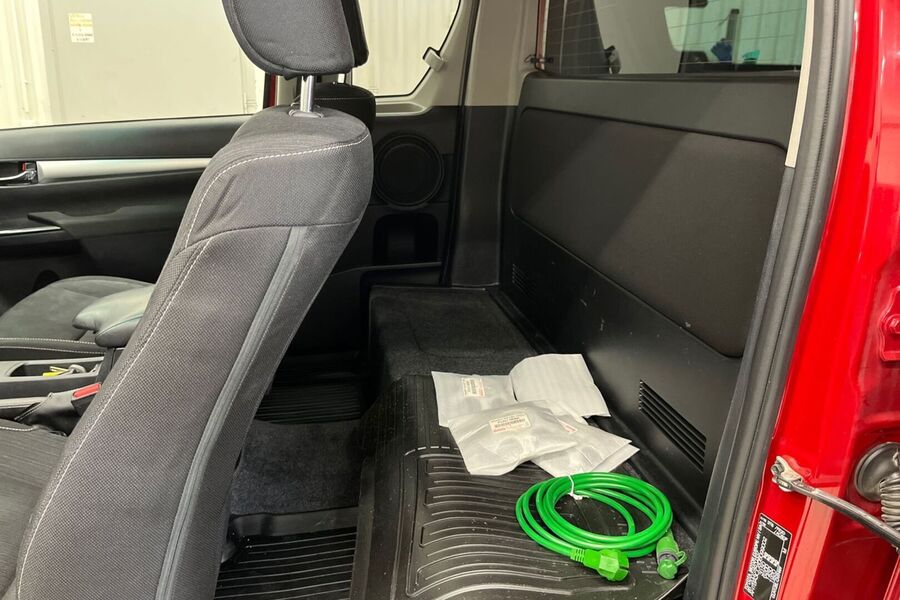 Toyota Hilux vaihtoauto