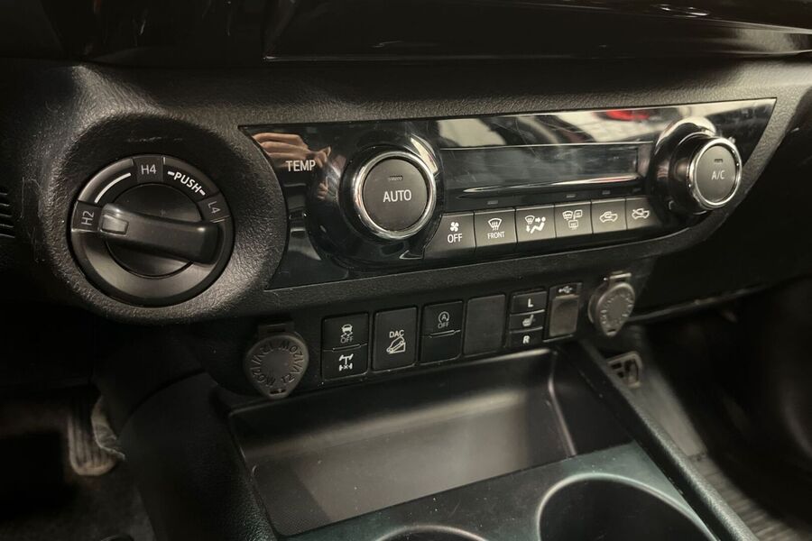 Toyota Hilux vaihtoauto