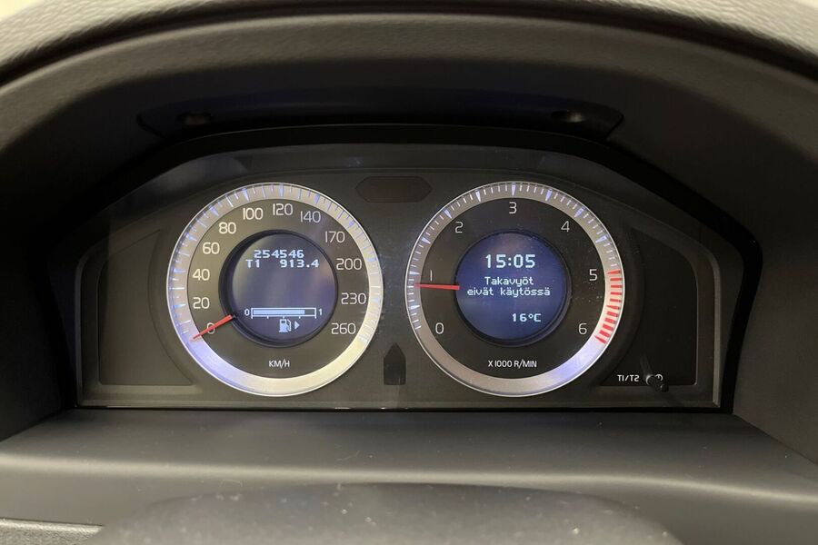 Volvo V70 vaihtoauto