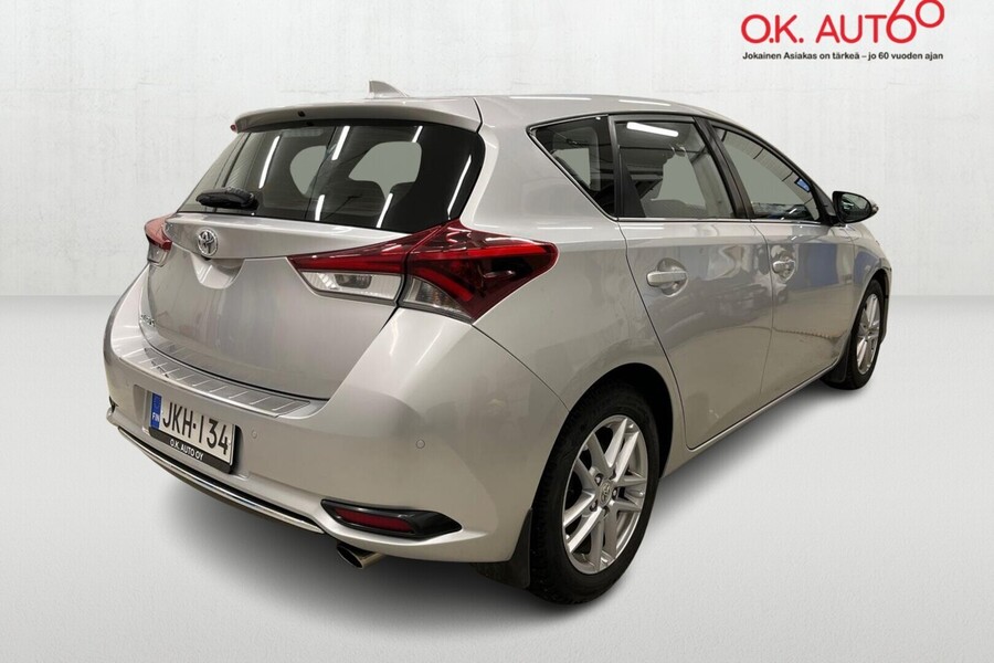 Toyota Auris vaihtoauto