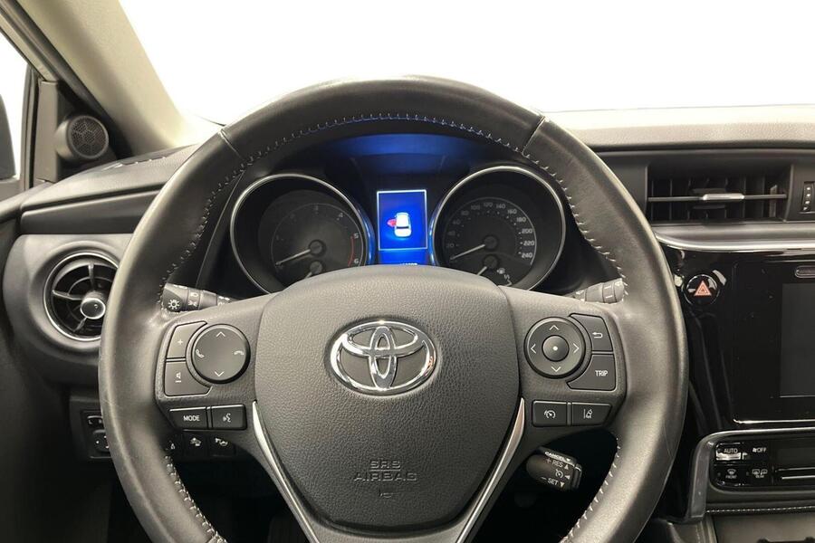 Toyota Auris vaihtoauto