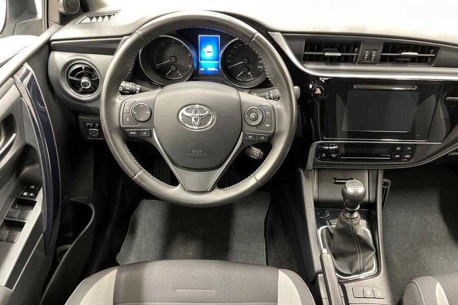 Toyota Auris vaihtoauto