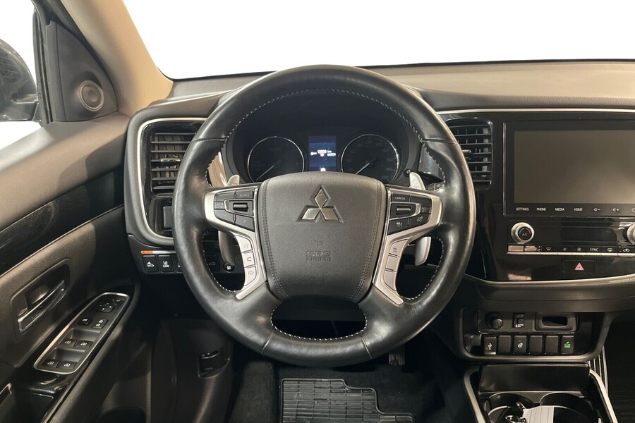 Mitsubishi Outlander PHEV vaihtoauto