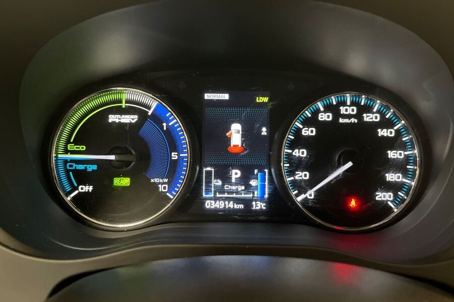 Mitsubishi Outlander PHEV vaihtoauto