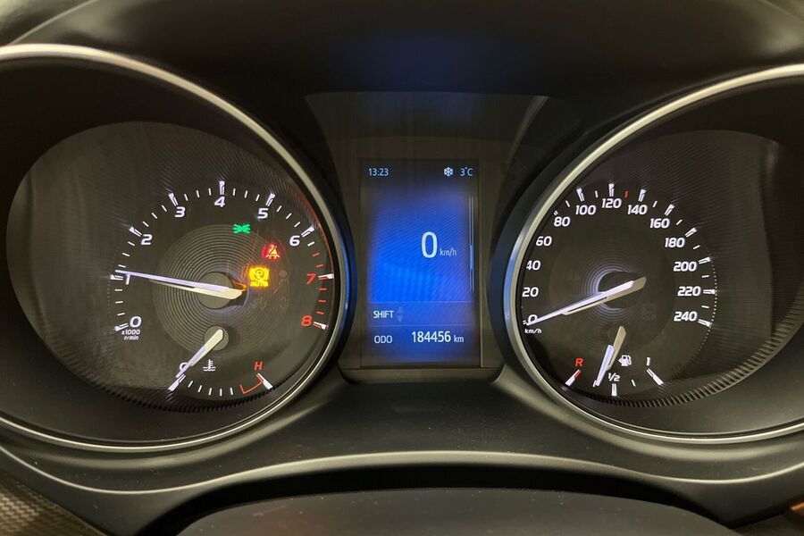 Toyota Avensis vaihtoauto