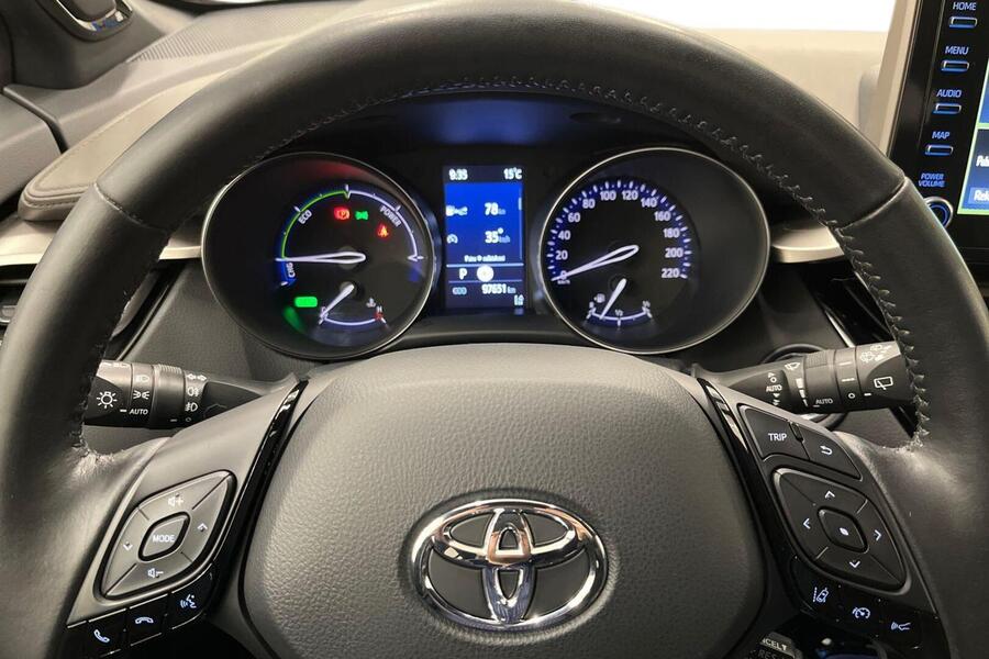 Toyota C-HR vaihtoauto